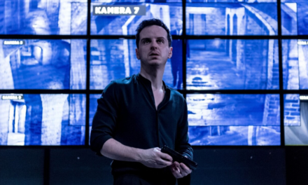 Andrew Scott sahnede Hamlet’i oynarken ‘dizüstü bilgisayar’ kullanan izleyiciyi fark edince…