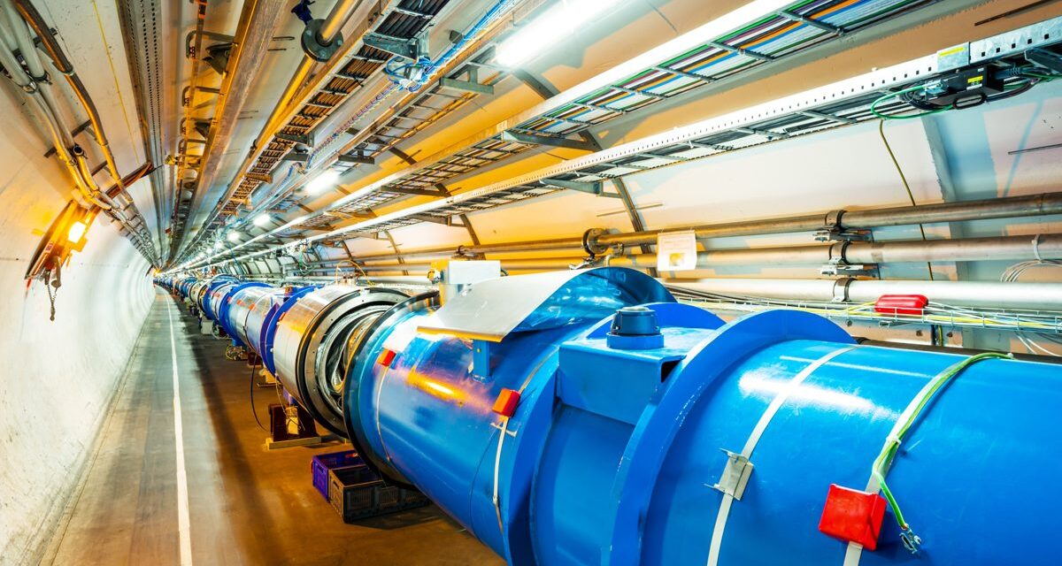 CERN’in Büyük Hadron Çarpıştırıcısı karanlık fotonları arıyor! Peki neden?
