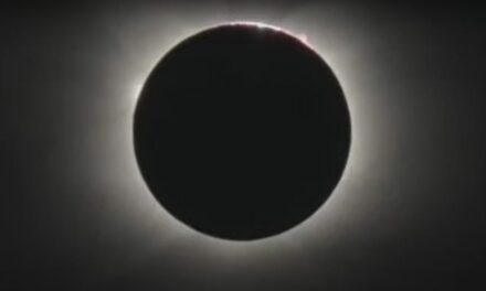 Tam güneş tutulmaları gelecekte sadece tarih kitaplarında yer alacak… Peki neden?