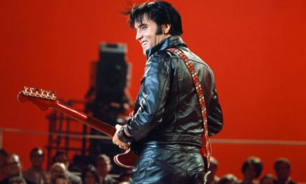 Elvis binaya dönüyor! Ama hologram olarak… (Evet, Elvis yeniden sahneye çıkacak)