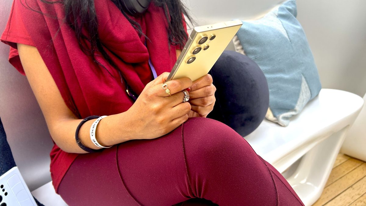 iPhone 15 Pro Max’in en büyük rakibi