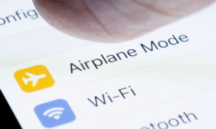 iPhone that fell 16,000 feet from Alaska Airlines plane found intact