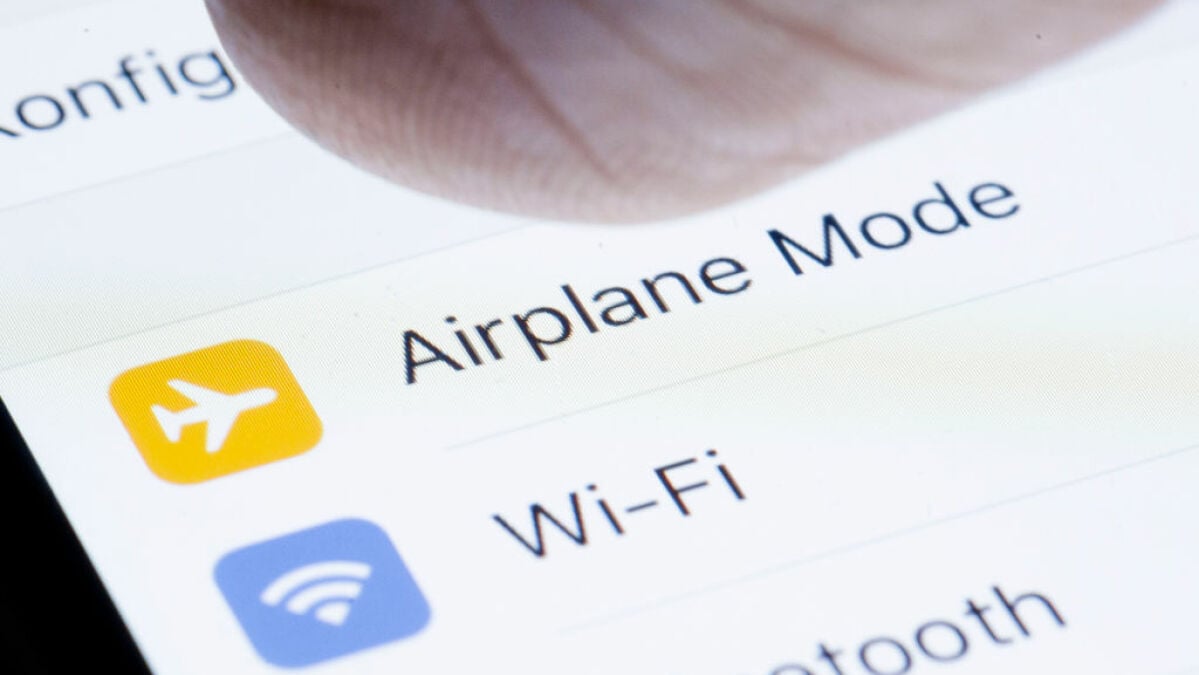 iPhone that fell 16,000 feet from Alaska Airlines plane found intact