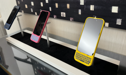 CES 2024: Clicks keyboard iPhone case hands-on review