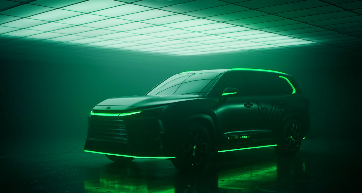 This Razer car is decked out with an Xbox Series X at CES 2024