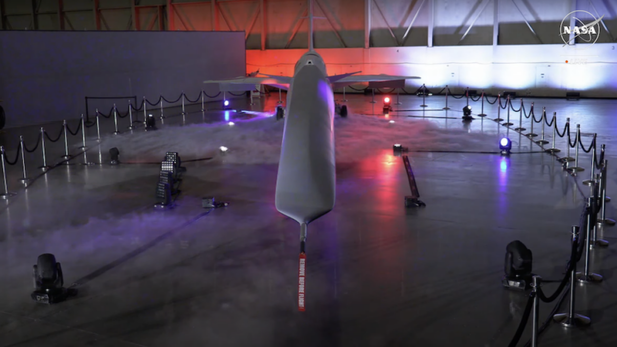 NASA reveals its X-plane. It will fly over the U.S. at supersonic speed.