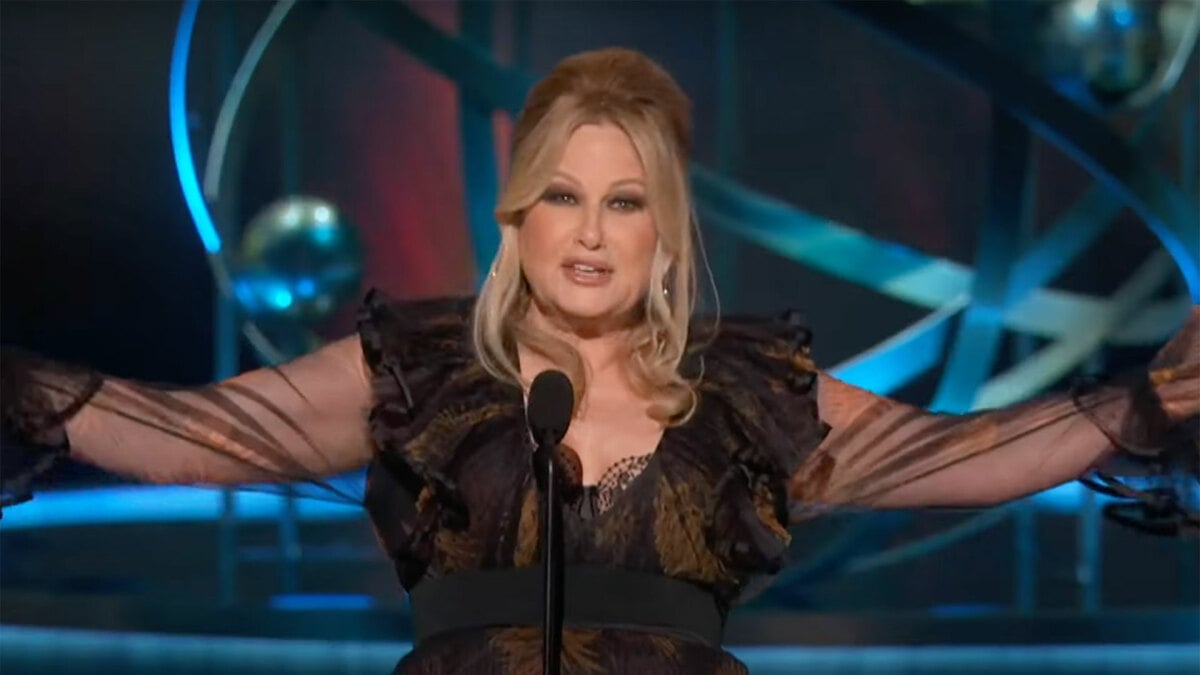 Jennifer Coolidge thanks 'all the evil gays' during memorable Emmys speech