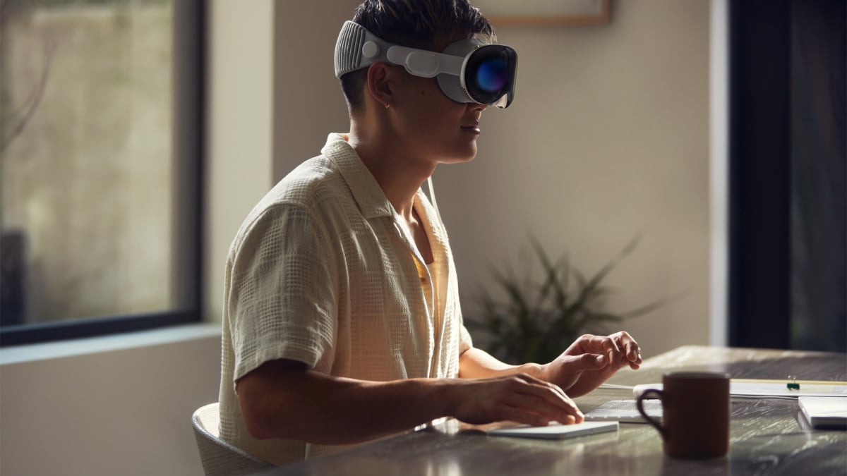 More Apple Vision Pro hands-on impressions: Heavy, but impressive