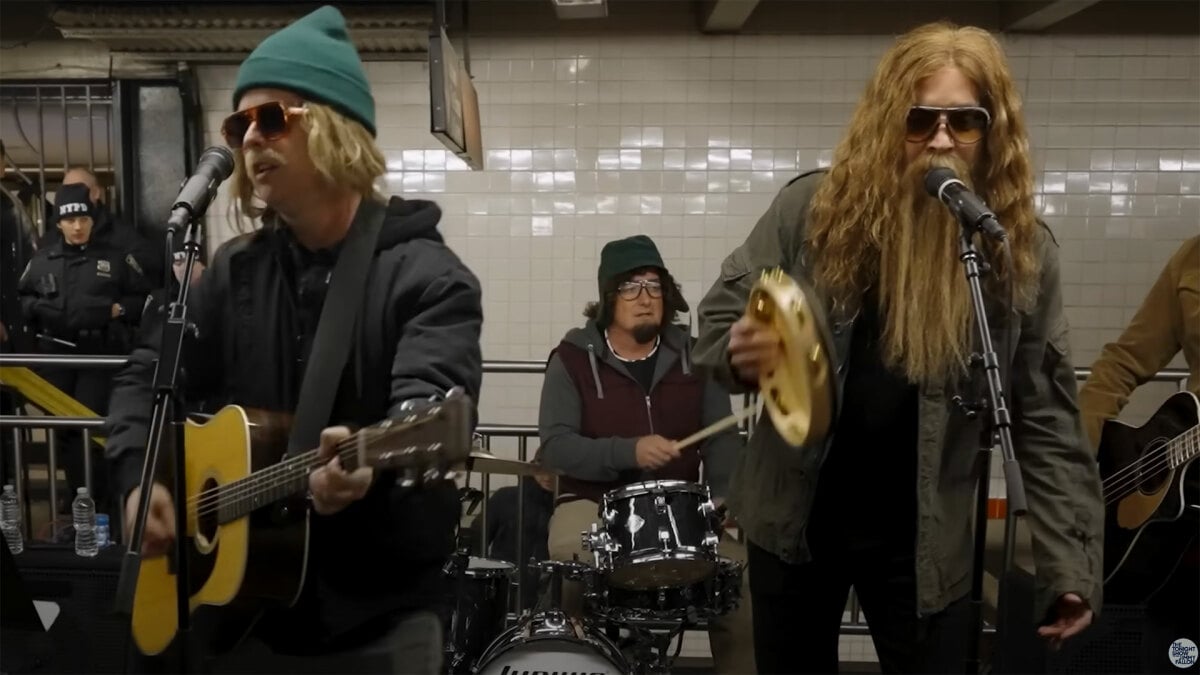 Green Day and Jimmy Fallon gave subway commuters a fun surprise