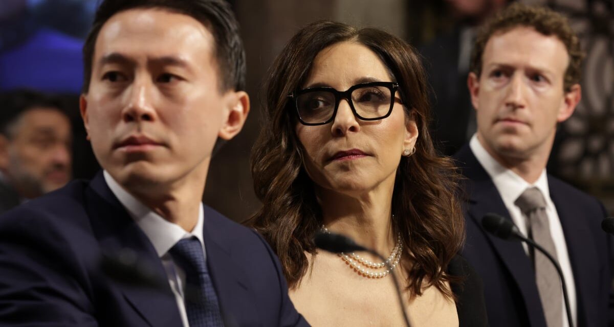 Elon Musk’s X comes out in favor of pro-censorship law