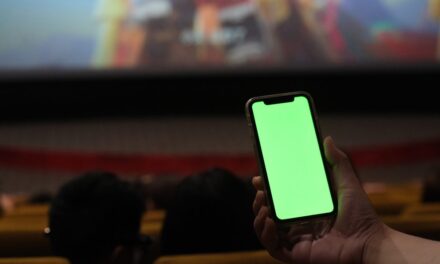 Çıkan kısmın özeti: Sinemada telefon ışığı, araştırarak bilgisiz kalma, haftanın ürünleri…