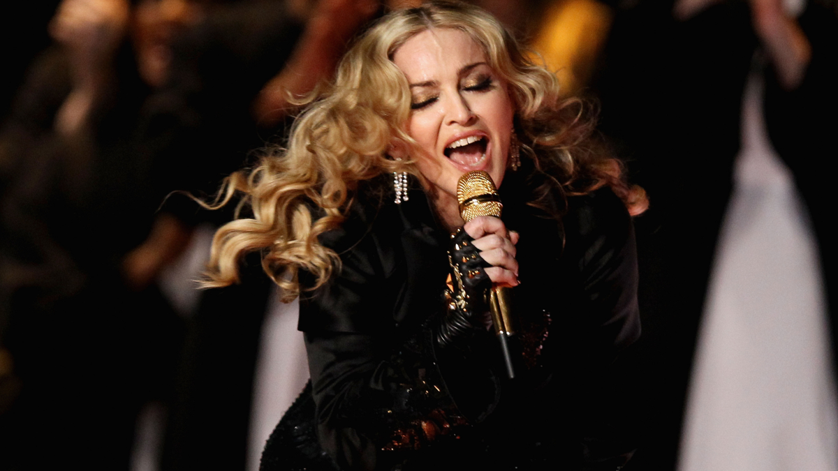 İki seyirci ‘konsere geç başlayan’ Madonna’ya dava açtı: ‘Ertesi gün erken kalkacağız’