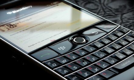 Dünyayı değiştiren BlackBerry nasıl bir yıl içinde tarihe gömüldü? Bir aşırı hızlı yükseliş ve düşüş hikayesi…