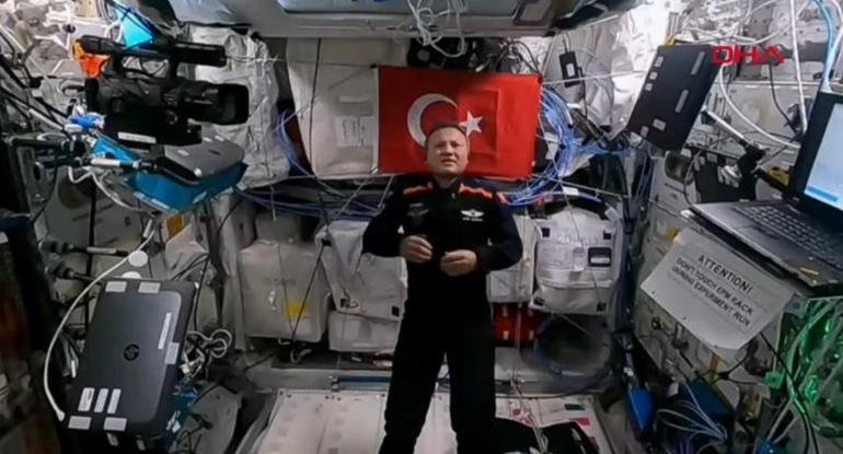 Bakan Kacır, Gezeravcı ile görüştü... İlk Türk astronot deneyimlerini anlattı