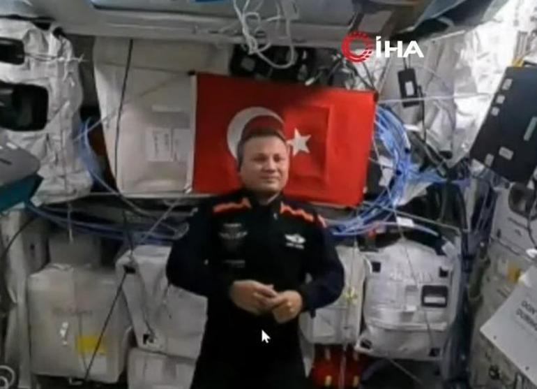 Bakan Kacır, Gezeravcı ile görüştü... İlk Türk astronot deneyimlerini anlattı