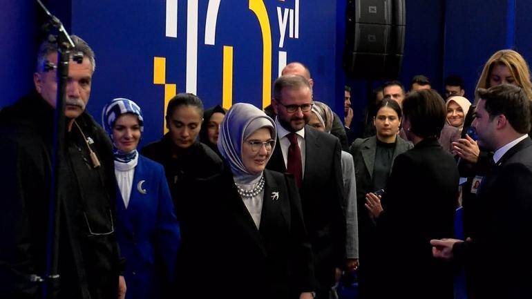 Emine Erdoğan: Teknoloji okuryazarı olmalıyız