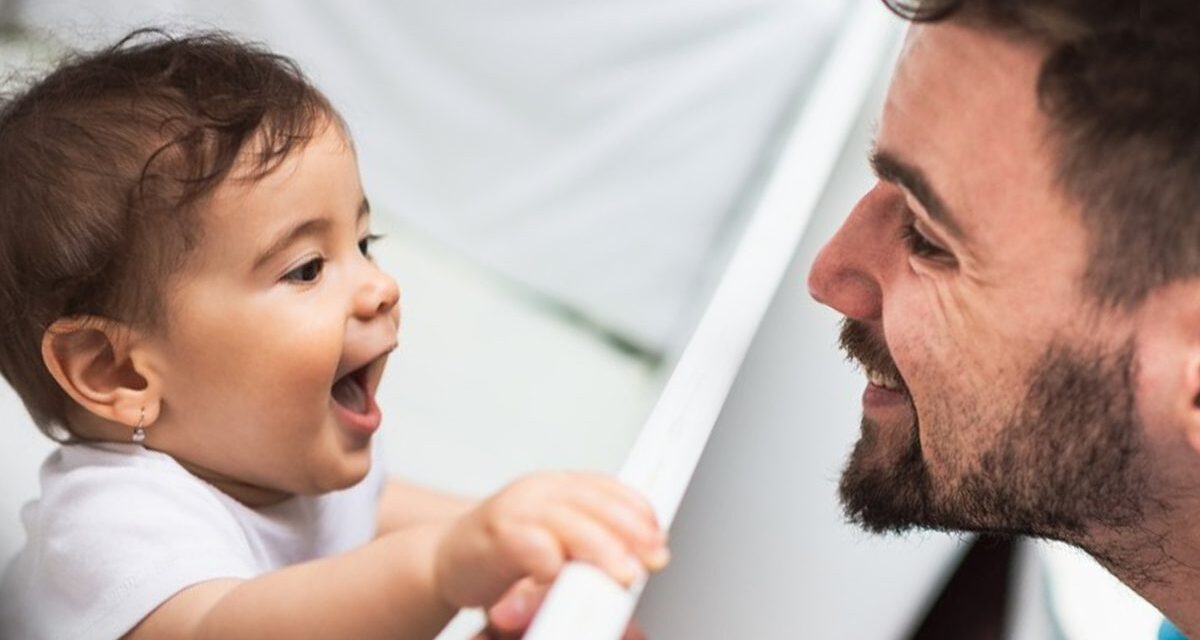 Bazı çocuklar neden erken konuşuyor? Sebebi gözümüzün önündeymiş…