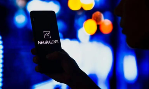 Neuralink’in beynine çip yerleştirdiği kişi konuştu! Hayatı nasıl değişti?
