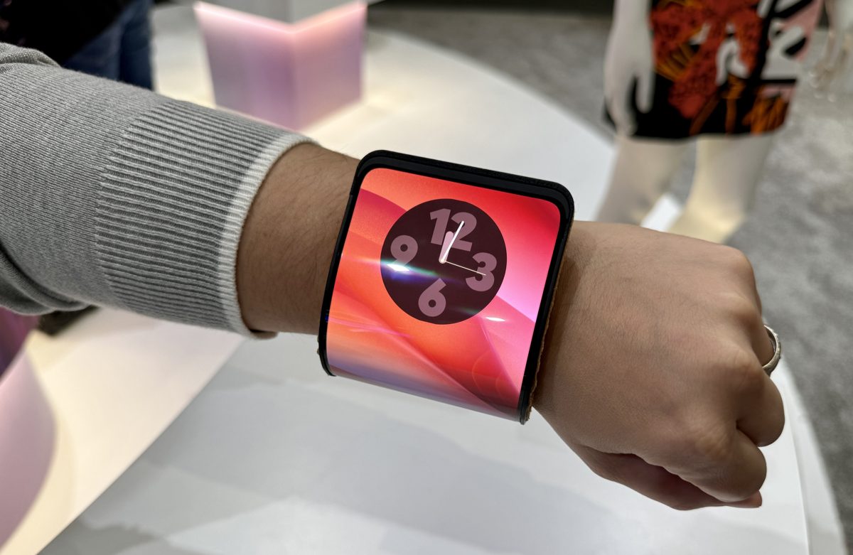 Motorola'nın "bileklik" telefonunu denedik!