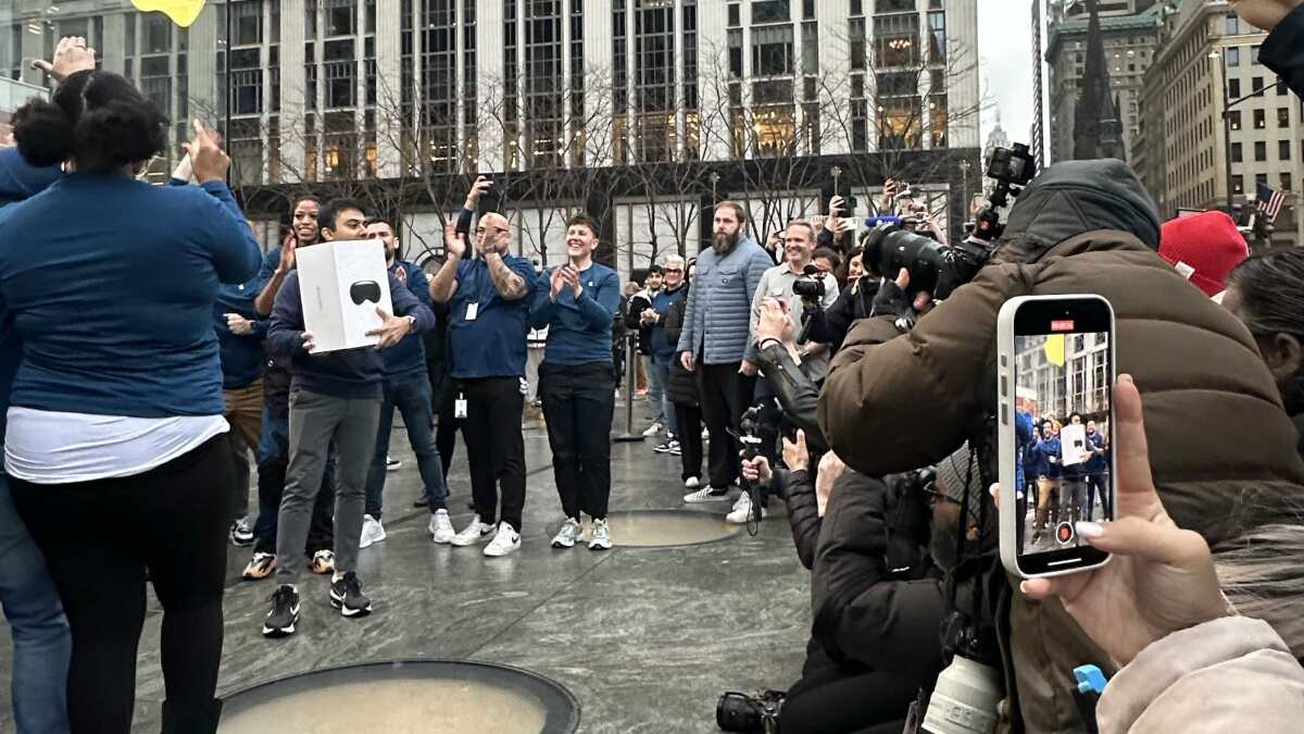 Apple Vision Pro: First customer to grab it causes quite a commotion