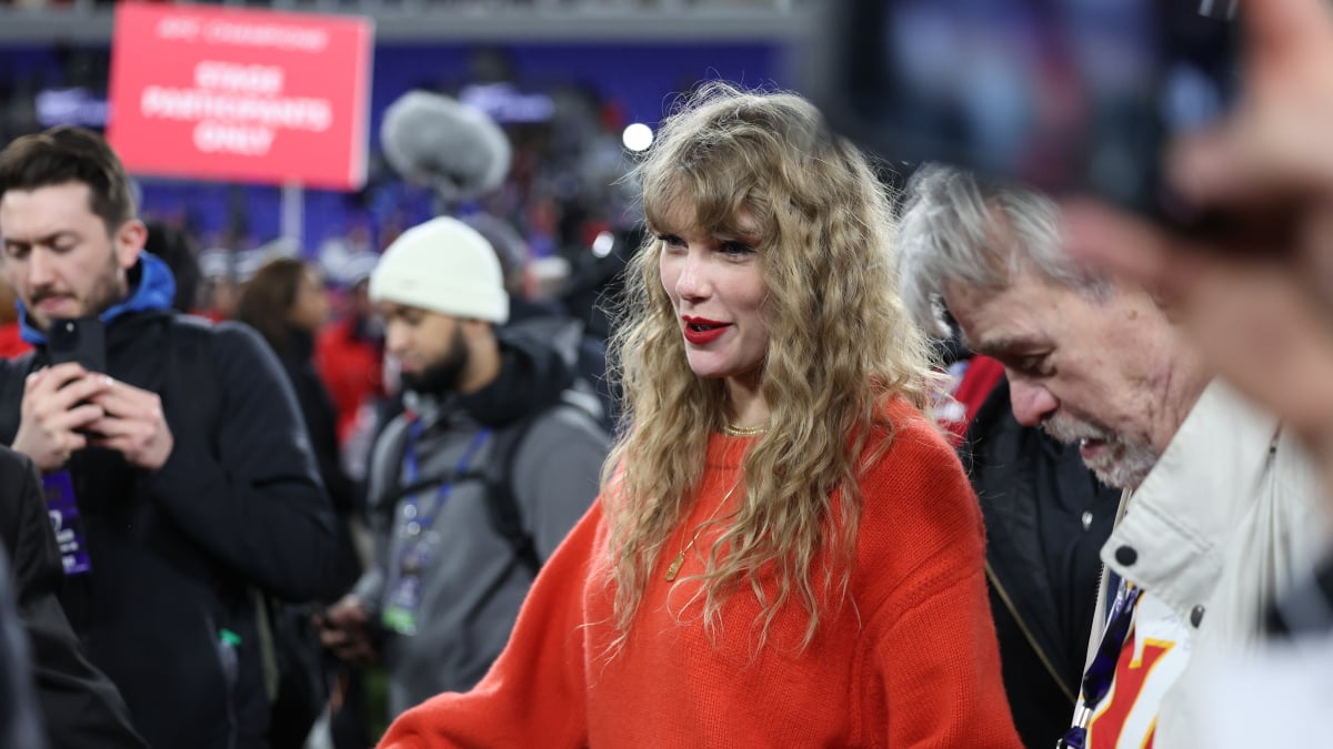 Taylor Swift joins Elon Musk in fight against celebrity jet tracking