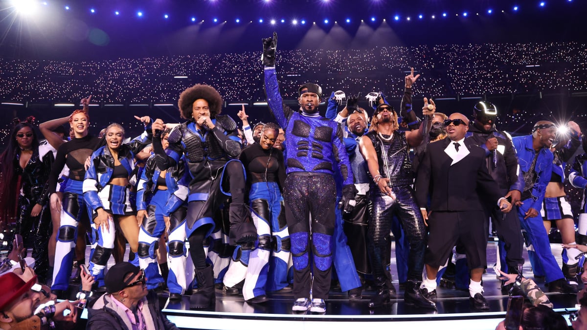 Usher’s Super Bowl Halftime Show blew up the internet