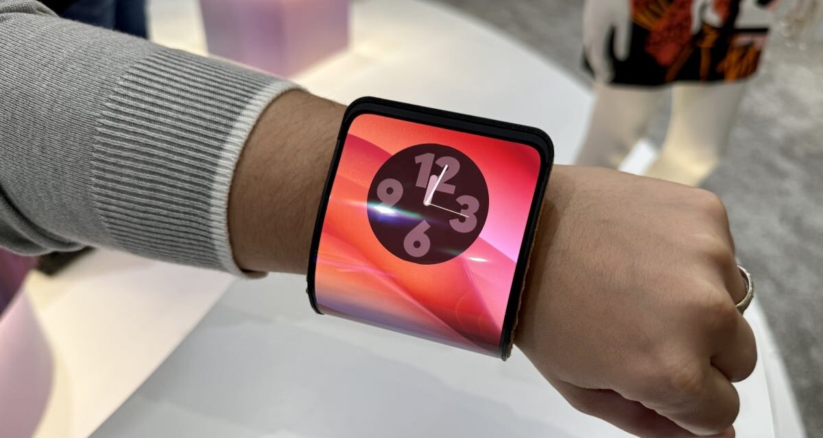 MWC 2024: Motorola has a phone that’s somehow also a bracelet