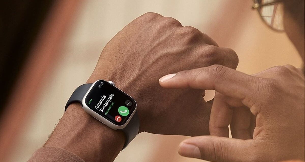 Apple Watch Series 8 is $200 off and at record low price