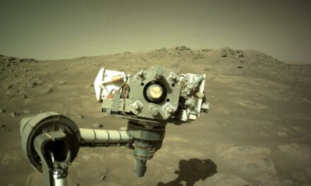 NASA gezgini, “yaralı” Mars helikopterini çölün ortasında buldu