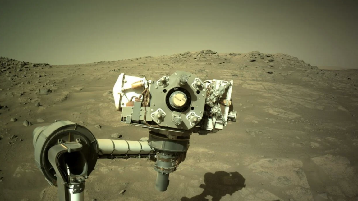 NASA gezgini, “yaralı” Mars helikopterini çölün ortasında buldu
