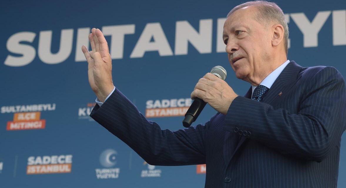 ‘İstanbul’u işporta pazarına düşürmek bu şehre ihanettir’ Erdoğan’dan İmamoğlu’na: Ya tatilde ya büyükelçilerle balıkta