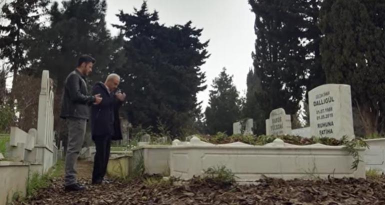 Mezarlıkta sürpriz ziyaretçi... Azem ailesini bir araya getirebilecek mi