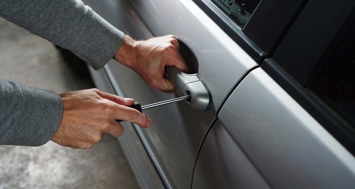 Arabanız ‘kırılabilir’ mi? Anahtarsız araç hırsızlıkları artıyor…