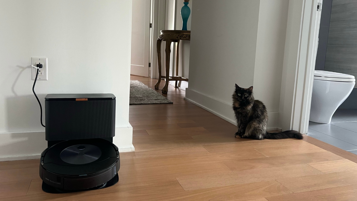 Roomba j7+ and Combo j7+ review: Game-changing obstacle avoidance made better when mopping is an option