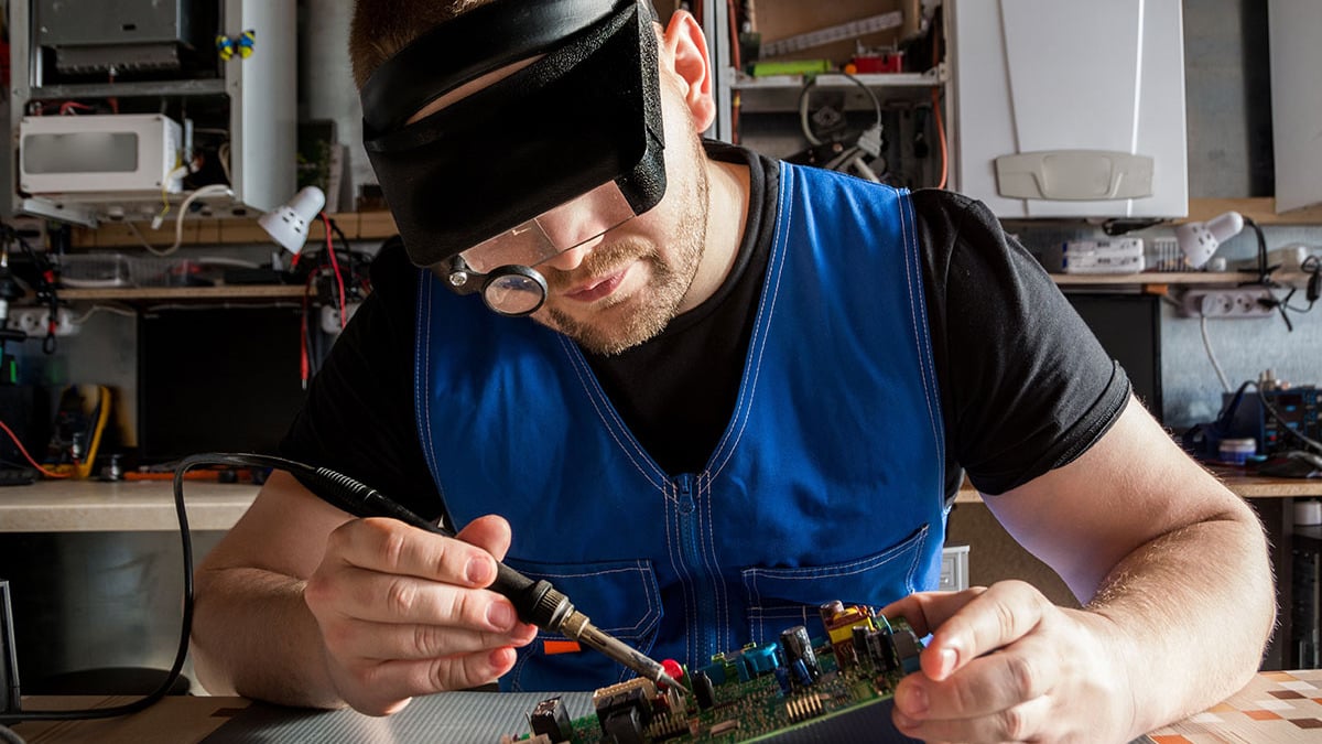 Study electrical circuits and systems with this $30 learning bundle
