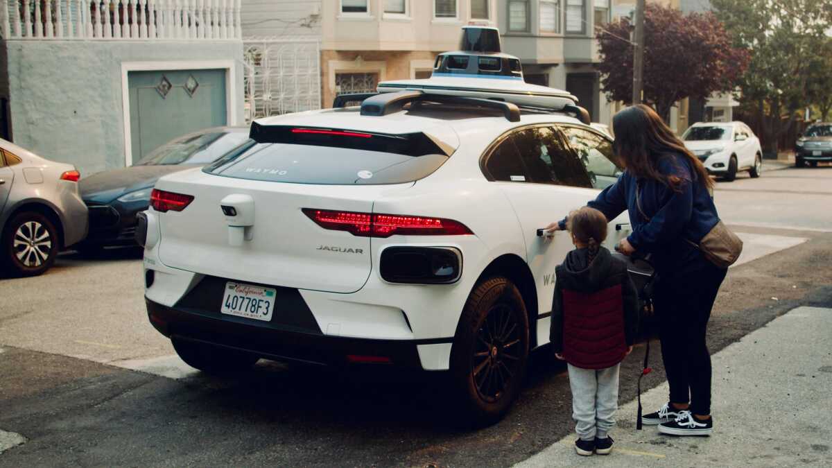 Waymo robotaxis approved for expansion in LA and San Francisco