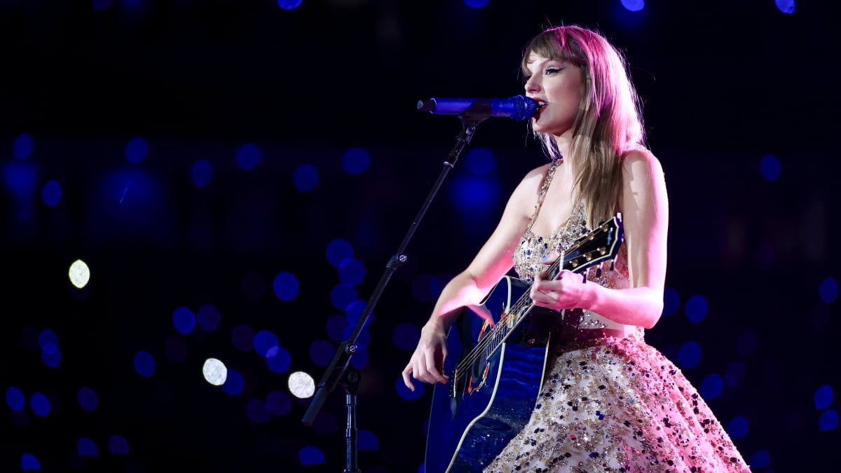 Watch Taylor Swift perform ‘Cardigan’ on the App Store ahead of ‘The Eras Tour (Taylor’s Version)’
