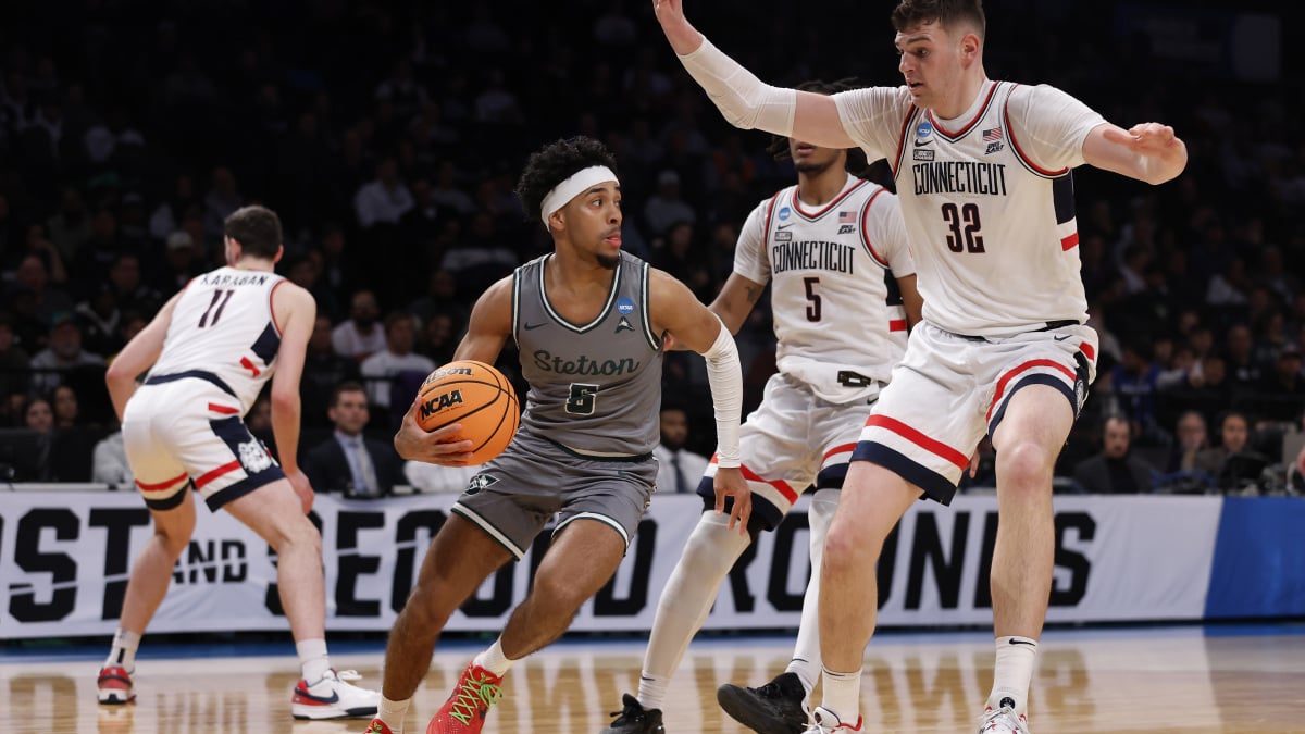 UConn vs. Northwestern basketball livestreams: How to watch live
