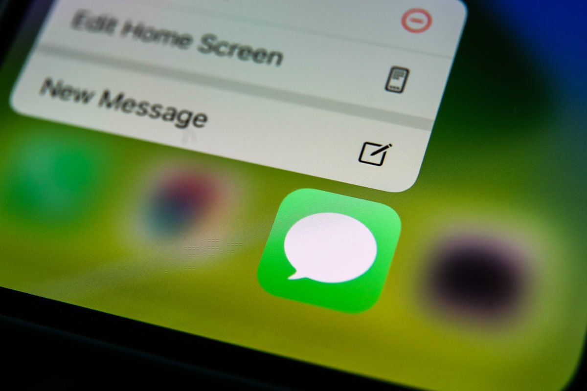 Apple bu kez AB kıskacından kurtuldu! iMessage ‘çevirmeye’ nasıl takılmadı?