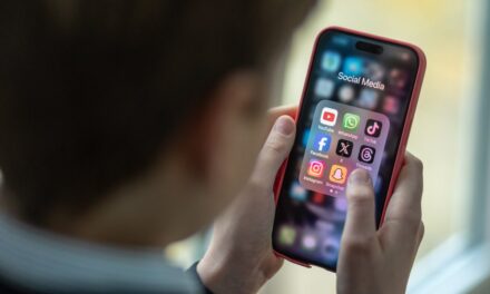 Instagram TikTok’u taklit etmeye devam ediyor (Ve bu strateji işe yarıyor)