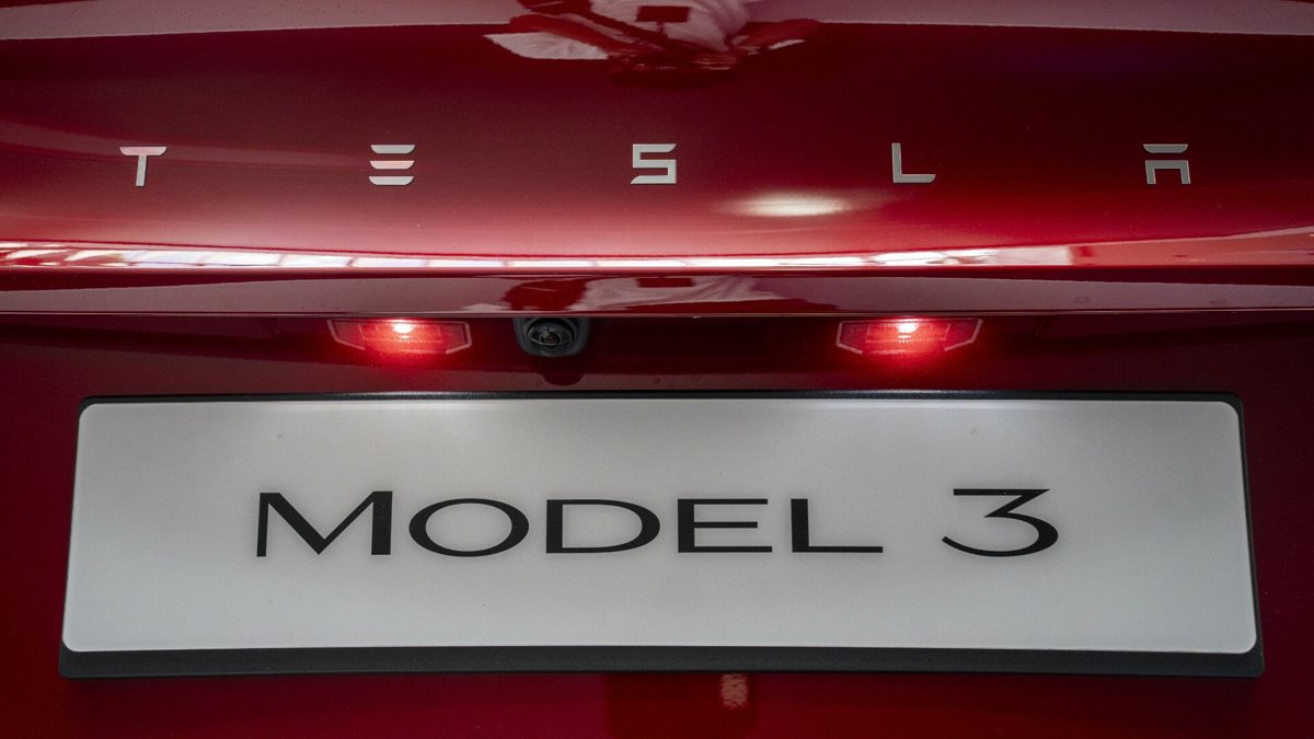 Yeni Tesla Model 3 ‘Ludicrous’ sızdırıldı! (Ve evet, ÇOK hızlı olacak!)