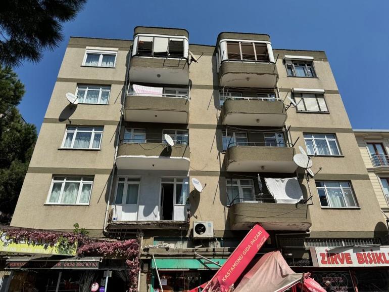 Kartalda 5 katlı binanın birinci katındaki balkon çöktü