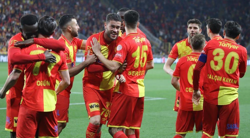 Göztepe, Süper Lig’e koşuyor! Erzurumspor’u 3 golle geçtiler