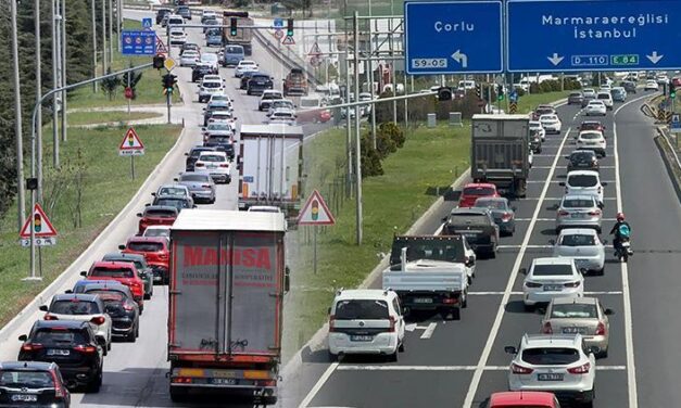 Tatilcilerin dönüş yolculuğu sürüyor… İşte yollardaki son durum