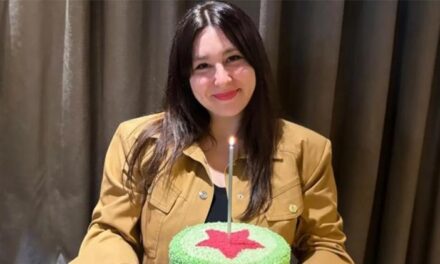 Yasemin Sakallıoğlu’nun yaş günü pastası olay yarattı! Açıklama geldi…