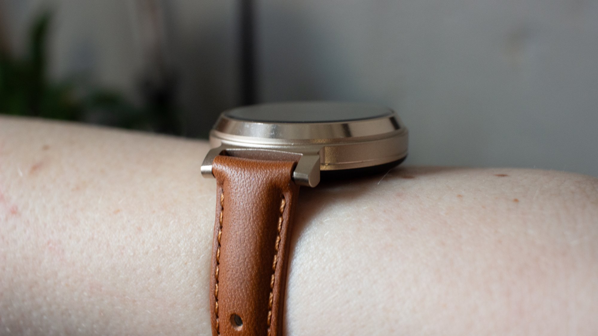 Garmin Lily 2 on wrist side view