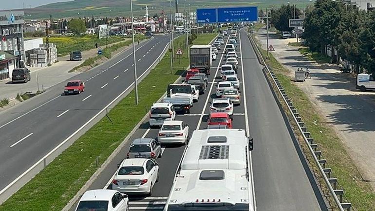 Tatilcilerin dönüş yolculuğu sürüyor... İşte yollardaki son durum