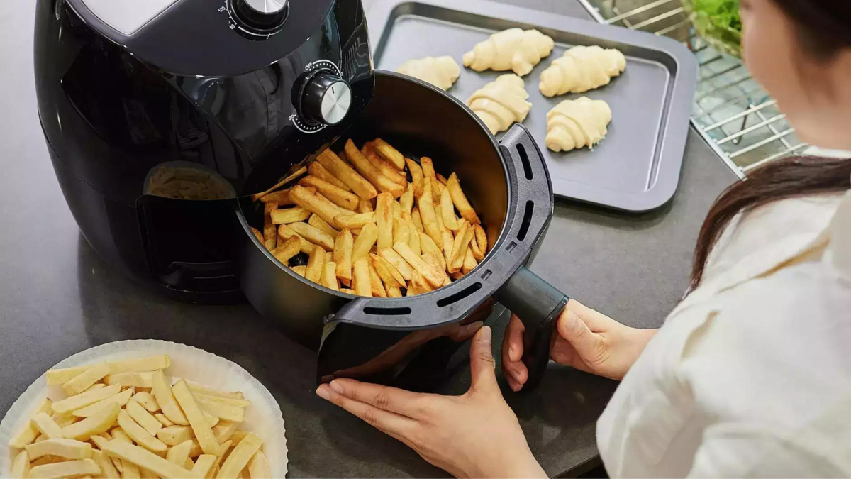 Airfryer’ımız aslında sadece küçük ve fanlı bir fırın