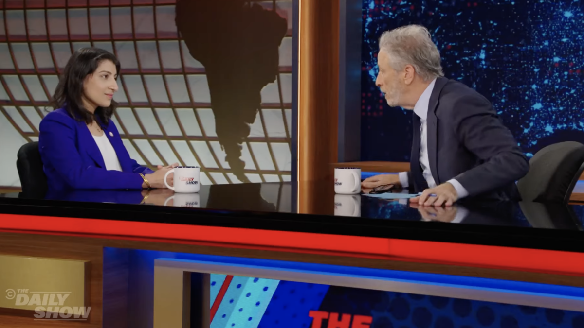 Apple didn’t want comedian Jon Stewart to interview FTC Chair on his podcast