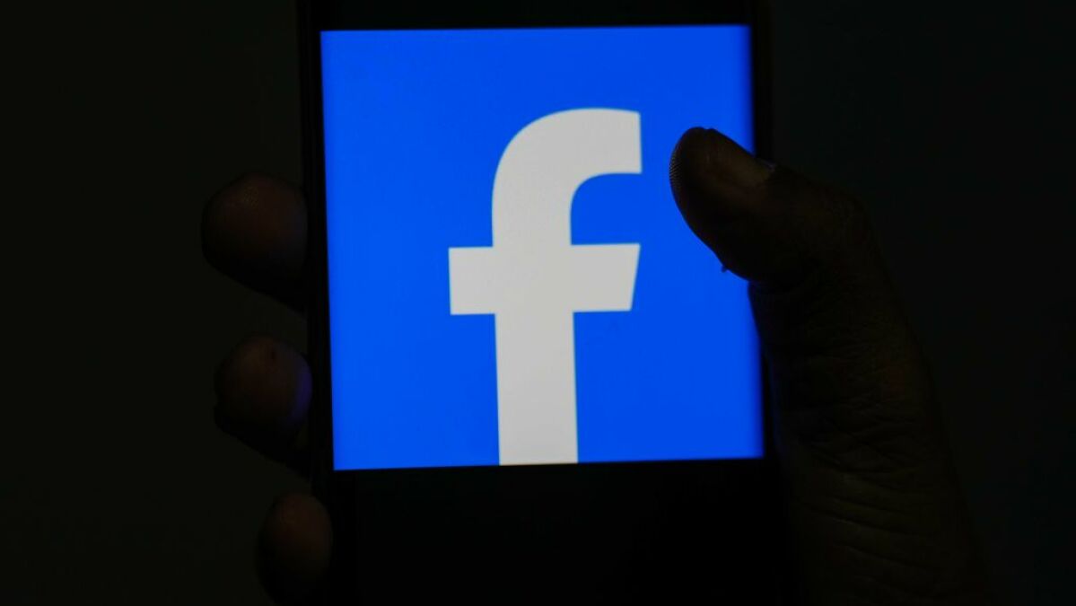 Meta briefly blocked a local news organization critical of Facebook